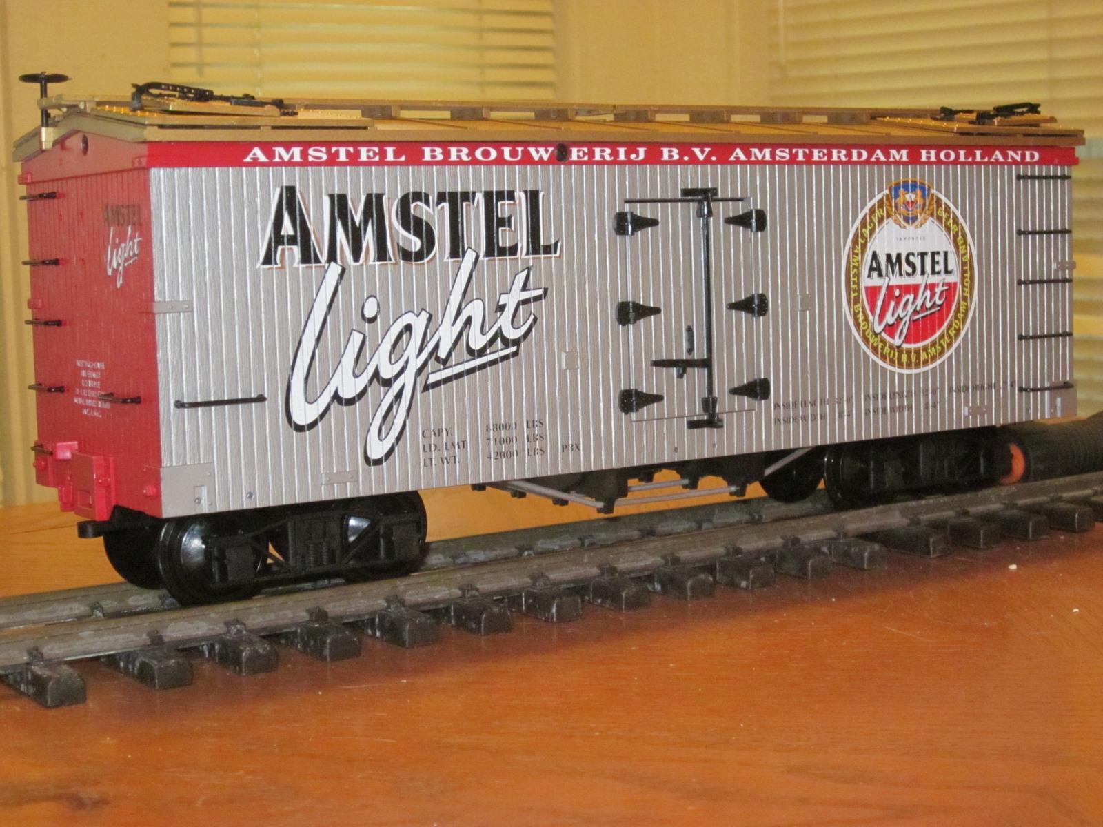 R16284 Amstel Light