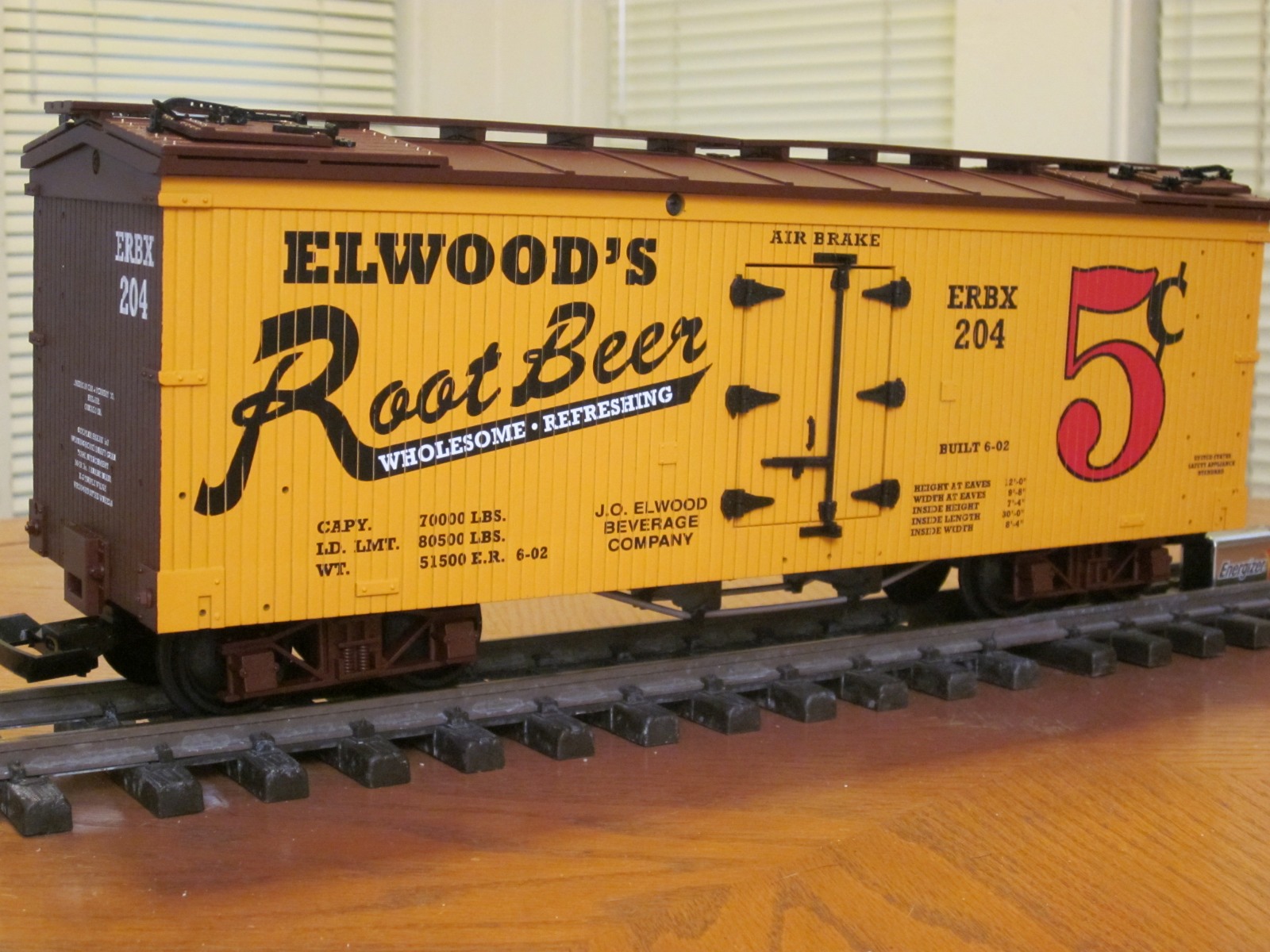 R16056 Elwoods Root Beer ERBX 204