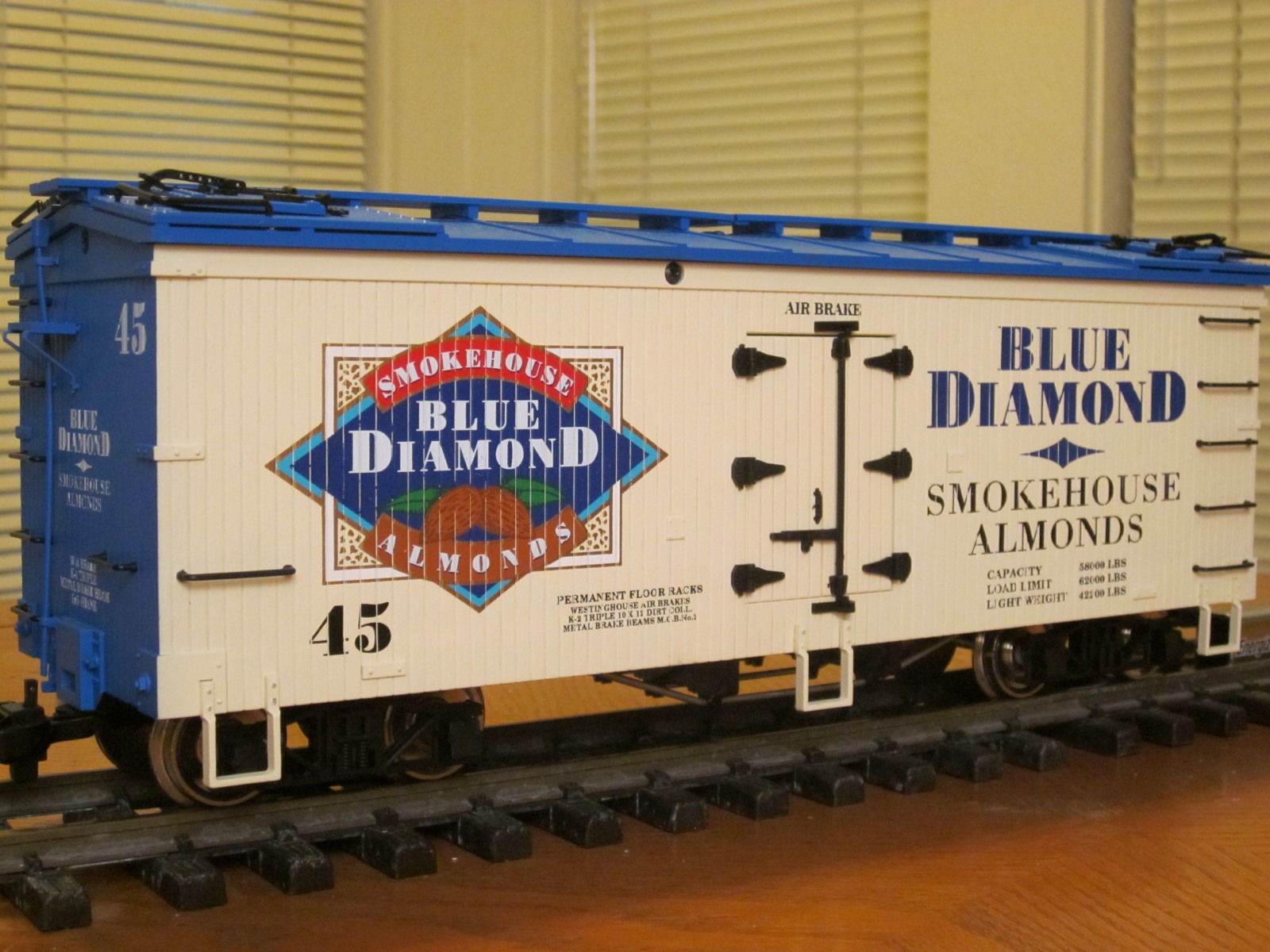 R16004 Blue Diamond Almonds 45