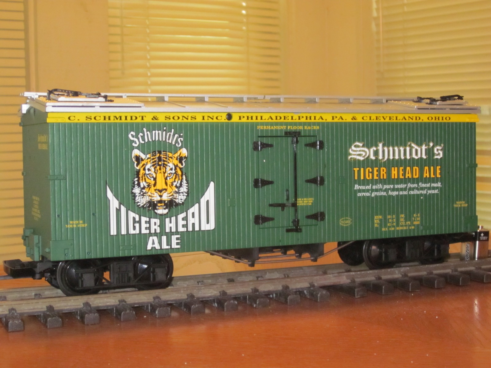 R16332 Schmidts Tiger Head Ale