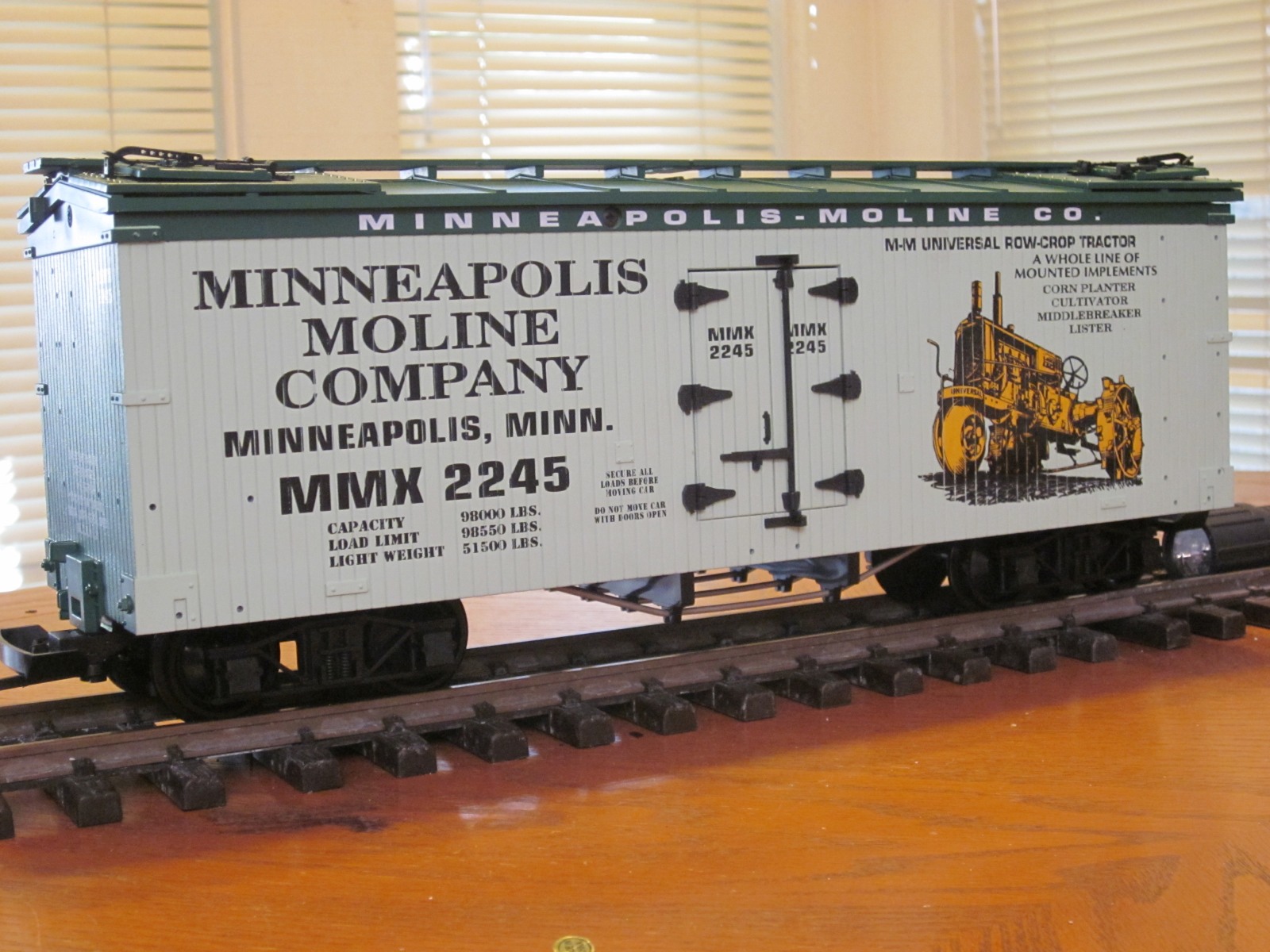 R16194 Minneapolis Moline Tractor MMX 2245