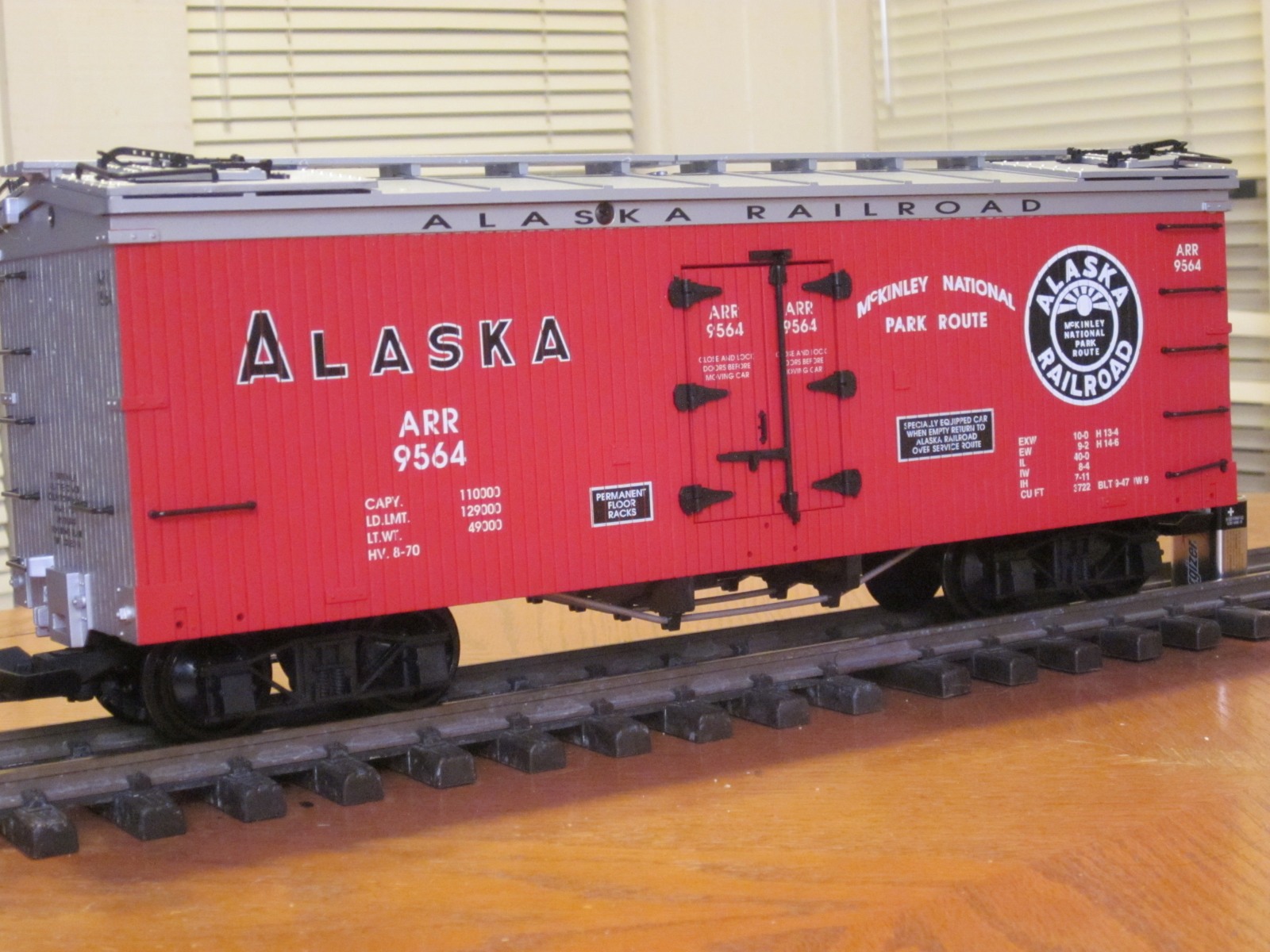 R16204D Alaska RR (Red Silver) ARR 9564