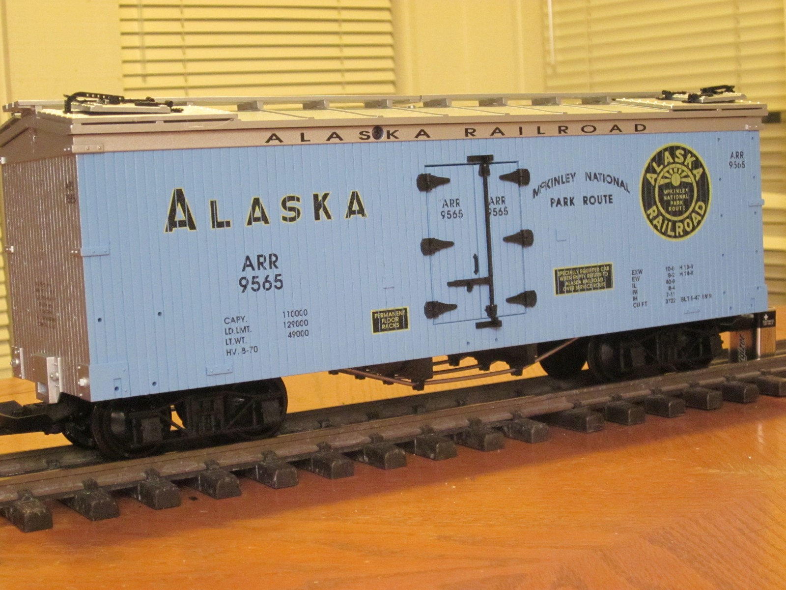 R16204F Alaska RR (Light Blue Gold) ARR 9565