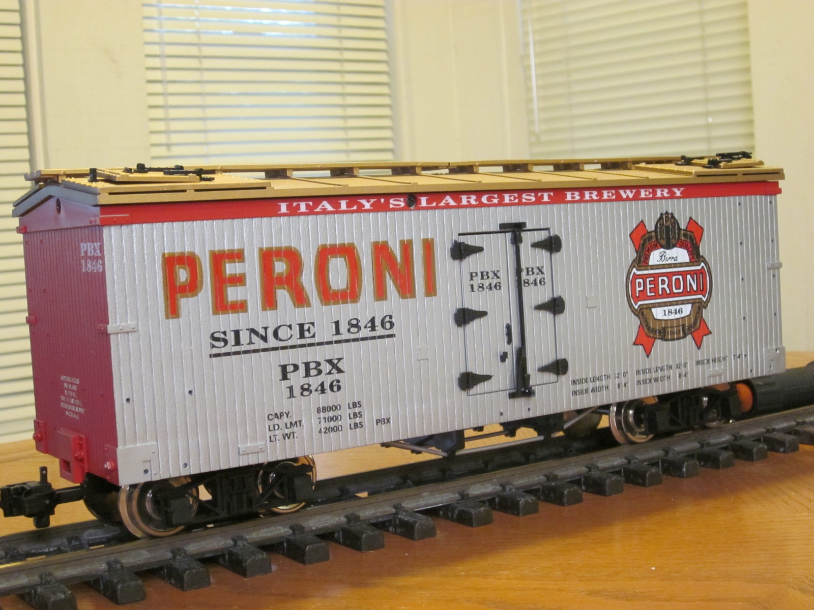 R16267 Peroni Beer PBX 1846