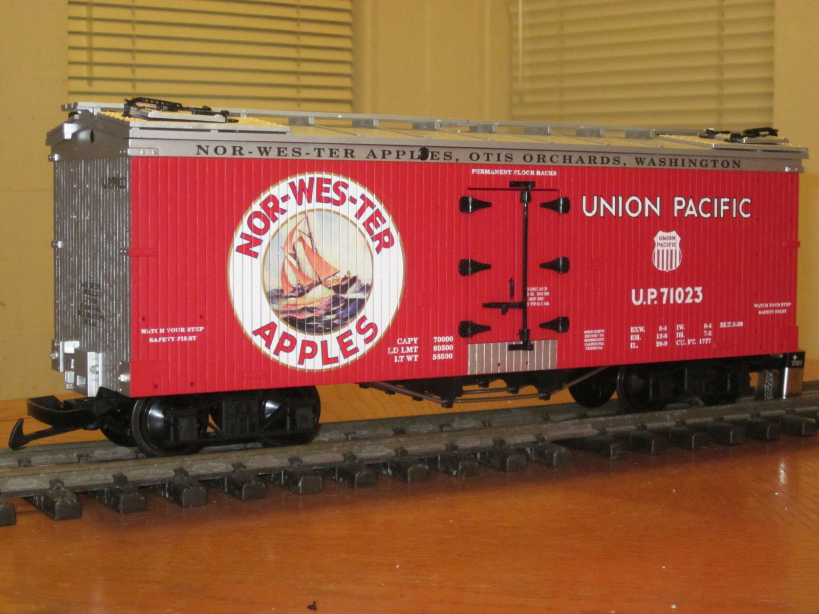 R16361 Union Pacific Norwester Apples UP 71023